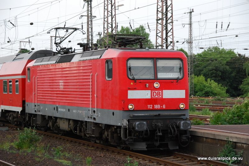 112 189-6 (DB) fhrt am 21. Mai 2009 um 19:08 mit einem Sonderzug durch Duisburg Hbf