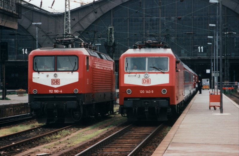 112 190-4 und 120 140-9 am 29.5.1997 in Leipzig(Hbf).