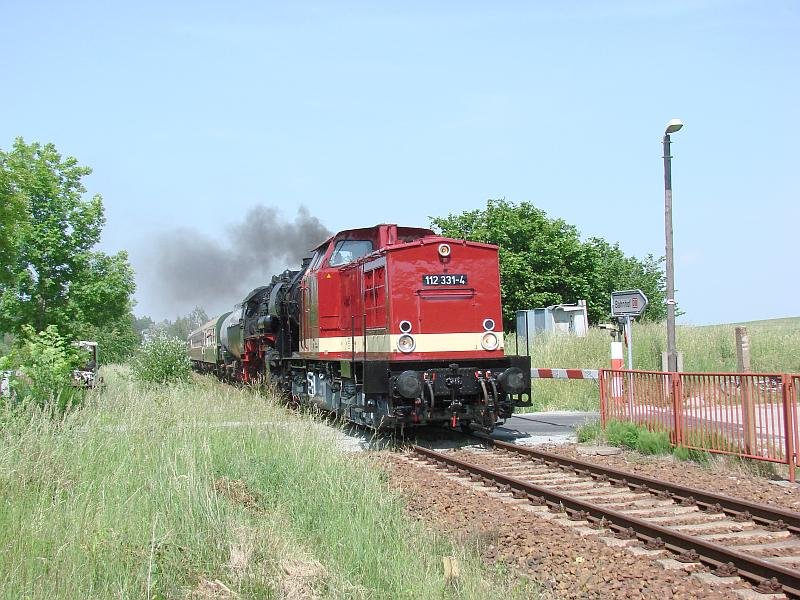 112 331-4 und 52 8080-5 in Singwitz, 26.05.2007
