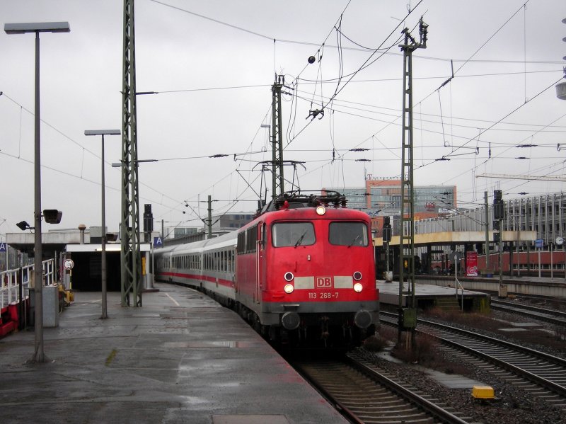 113 268 mit dem IC1933 in Hannover