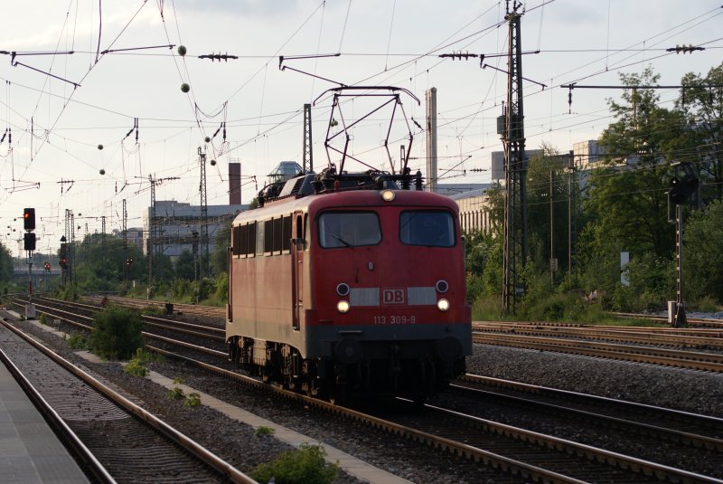 113 309-9 als Lz in Mnchen Heimeranplatz am 30.05.2009 Gre an den netten Tf !