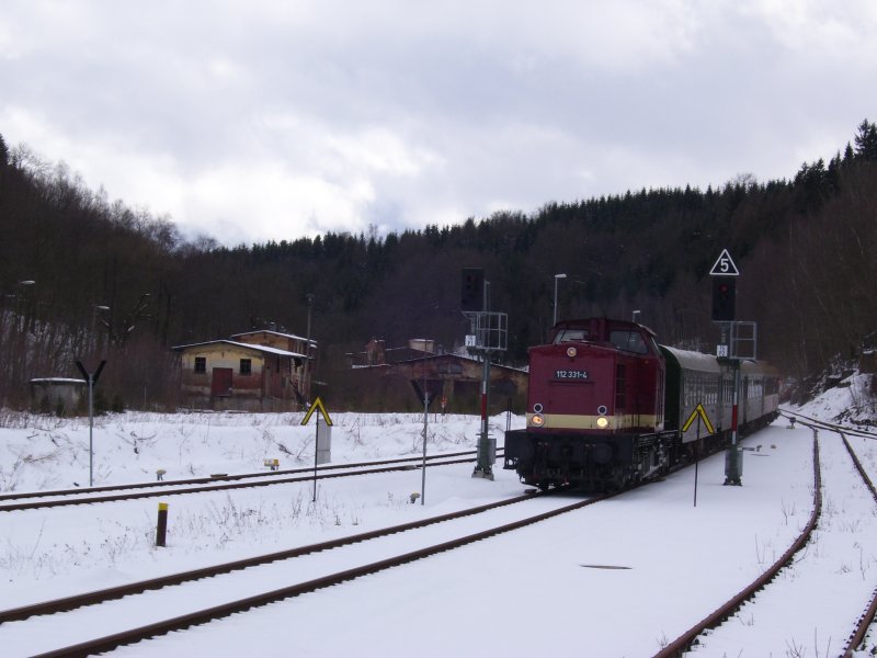 114 331 bei der Einfahrt in Annaberg Buchholz Sd im Mrz 2008.