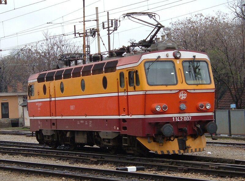 1142 007 (Wechselstrom) am 06.04.2006 in Zagreb Gl.kol.