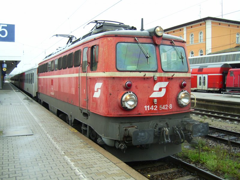 1142 542-8 am 16.10.2008 in Passau Hbf