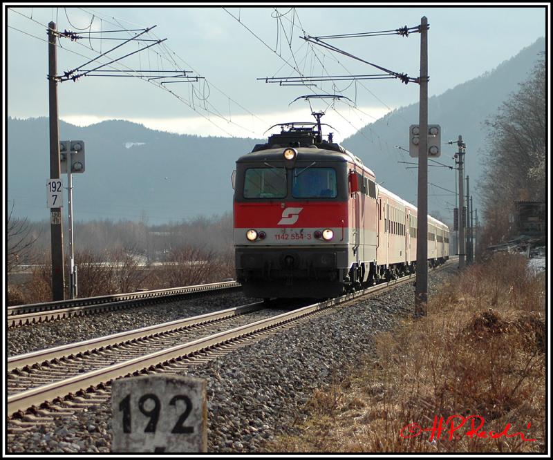 1142 554 bespannte am 21.2.2006 den R 4058. Aufnahme entstand kurz vor Peggau-Deutschfeistritz.