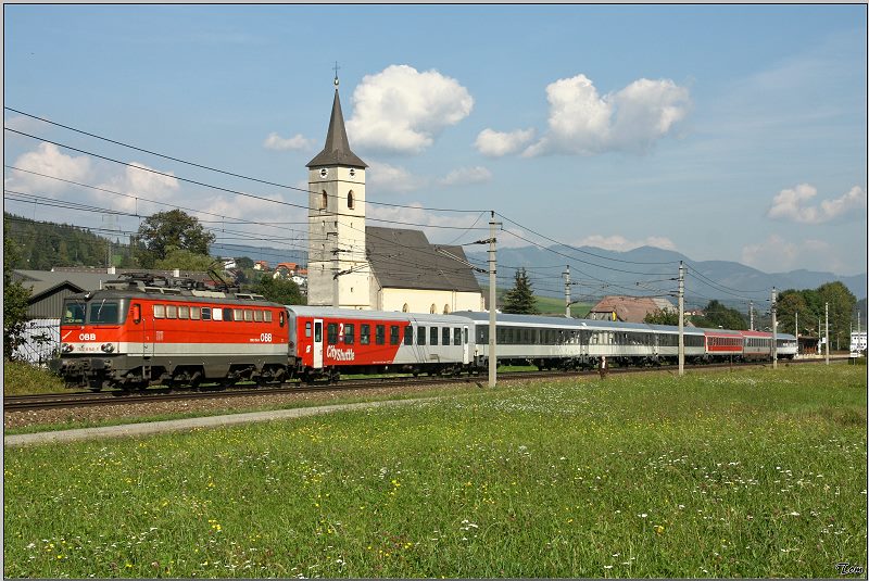1142 654  Philomena  durchfhrt Mautern mit dem IC 518 von Graz nach Innsbruck.
23.09.2009