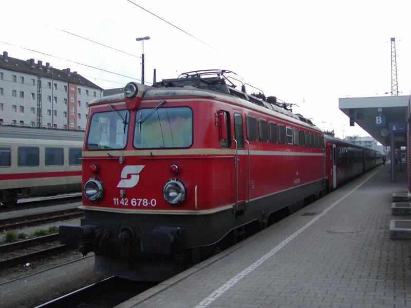 1142 678 am 19.04.2006 in Passau Hbf