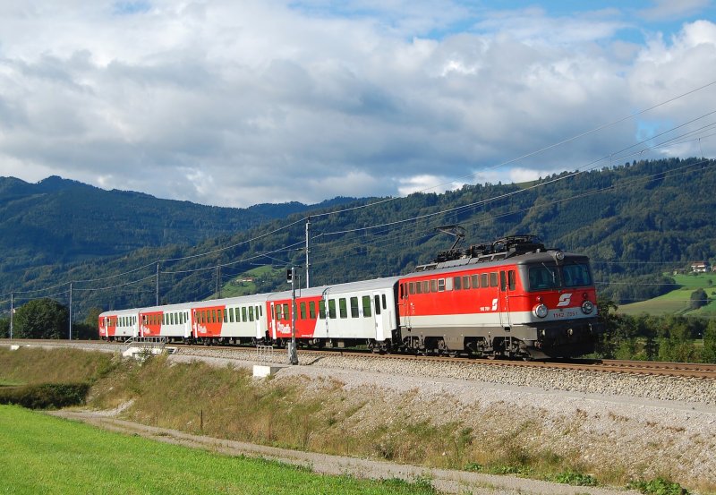 1142 705 mit dem R3940 am 05.09.2009
kurz nach der Abfahrt in Kirchdorf/Kr.