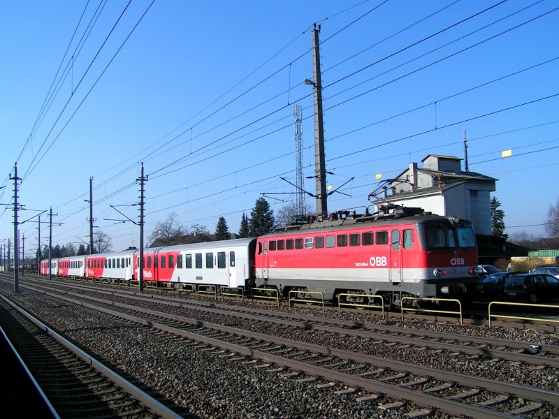 1142619-4 dient fr REX5916 als Schublok bei der Ausfahrt Bhf. Marchtrenk; 090108