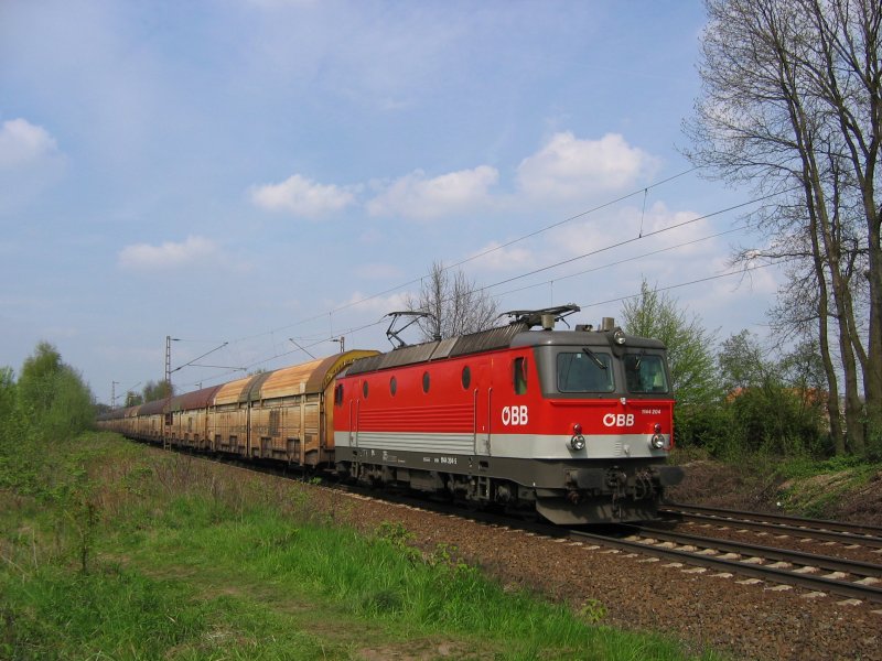 1144 204 mit einem Autozug am 26.04.08 am Km 16,8 in Hannover