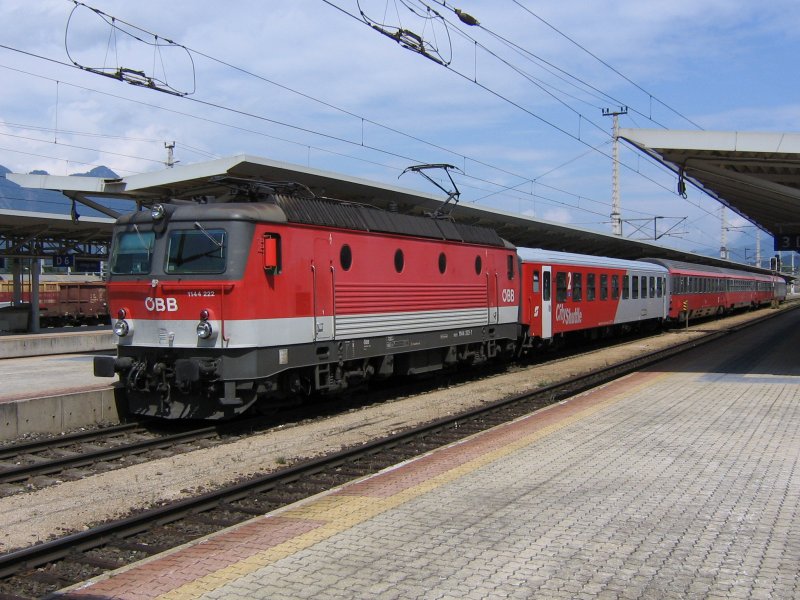 1144 222  mit IC 512 (Graz – Innsbruck) am 12.8.2007 in Wrgl. 