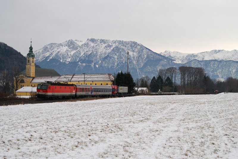 1144 228 mit einer RoLa am Kloster Reisach bei Oberaudorf (02.02.2009)