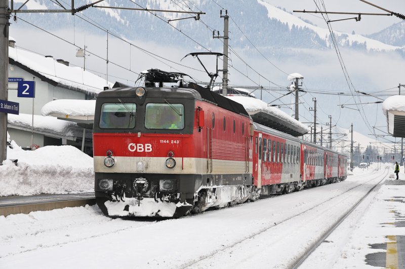 1144 243 verl�sst in K�rze St. Johann (A). 24.02.2009