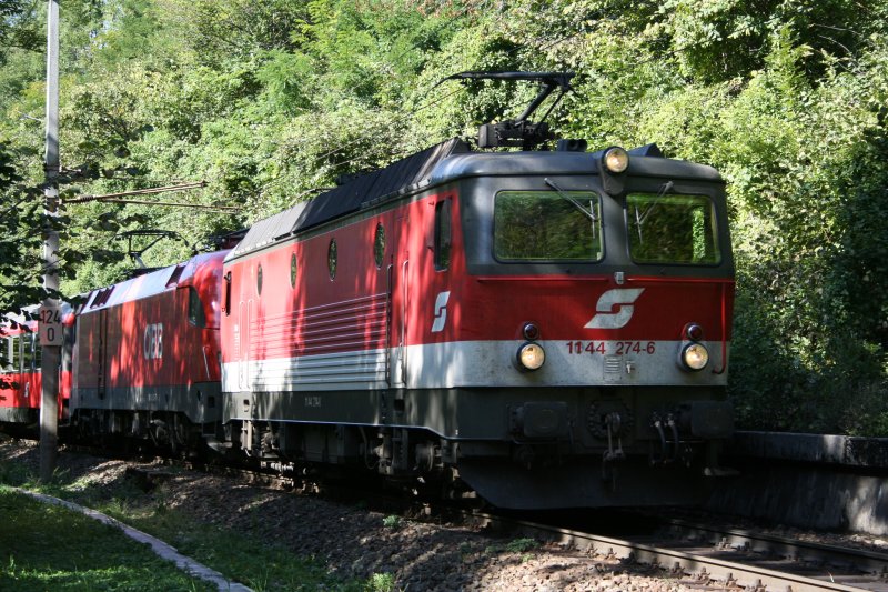 1144.274-6 mit einer 1x16 bei Hintergasse.
Gefhrt wird BB EC569  WIFI Karriere-Express 
