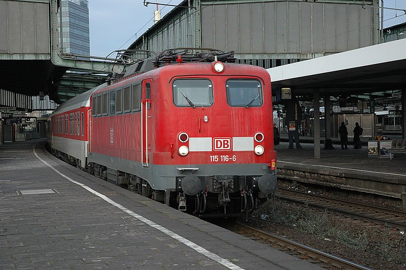 115 116 hat den Bhf von Duisburg erreicht. 08.01.2006