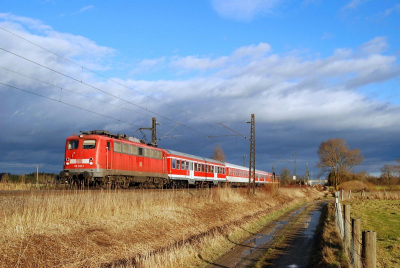 115 205 mit PbZ 77654 bei Hattenhofen (20.01.2007)