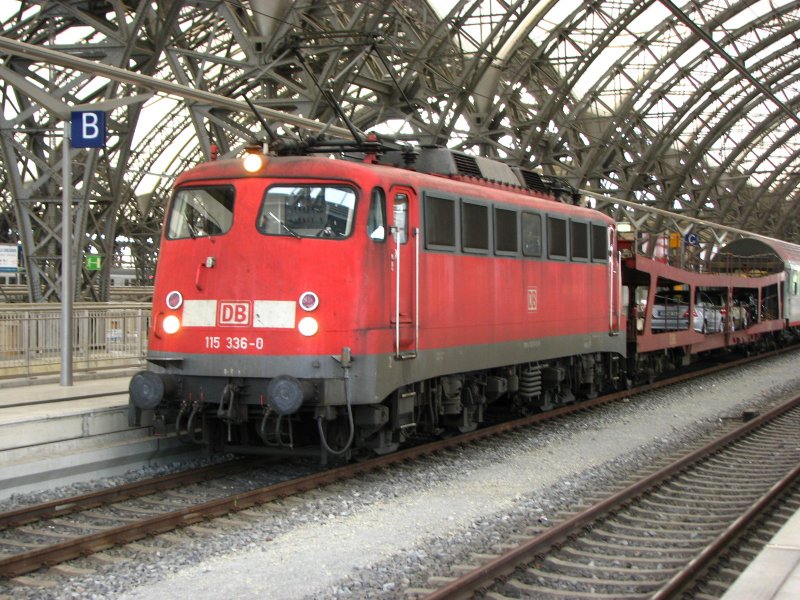 115 336-0 mit Nachtzug in Dresdner-HBF.10.05.09