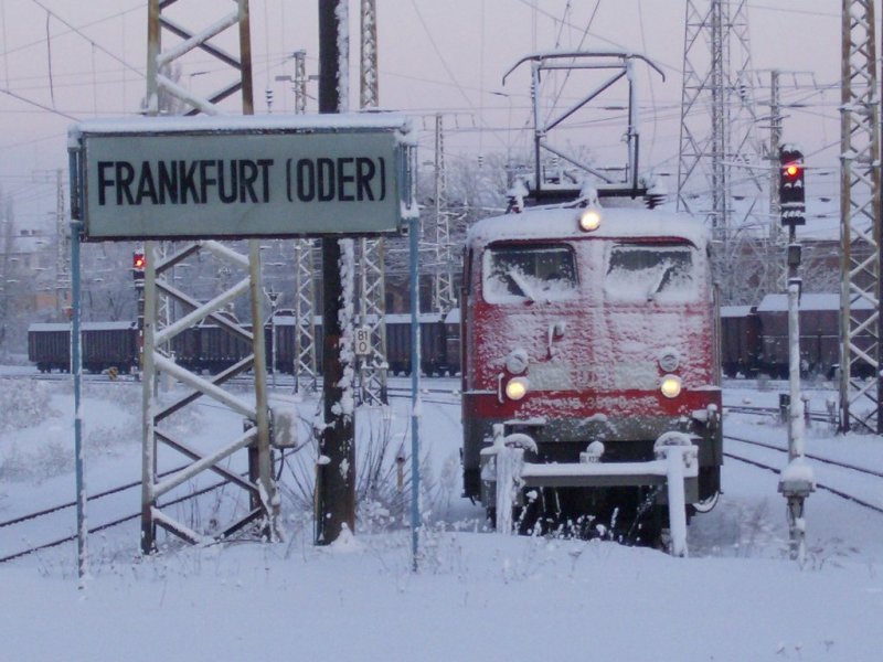 115 355-0 am 17.02.2009 im Bahnhof Frankfurt/Oder