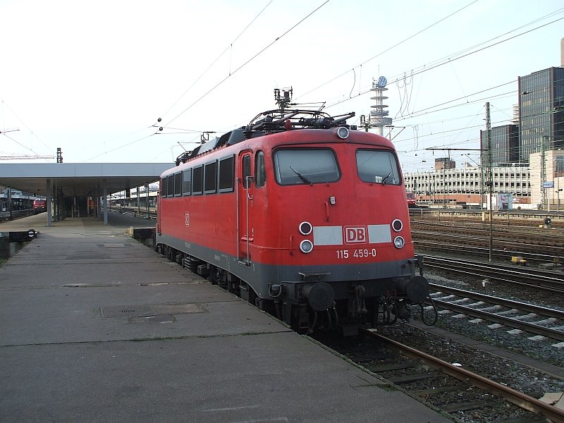 115 459-0 abgestellt am 8.3.2008 in Hannover Hbf. Sie brachte am Morgen einen Messe-IC nach Messe/Laatzen