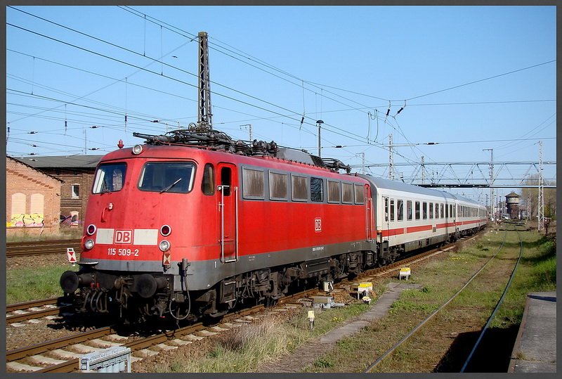 115 509-2 am Zugende des Pendel-IC aus Binz.  Stralsund am 23.04.09 
Der Pendel lief zwischen  Binz- Stralsund- Greifswald  und umgekehrt.