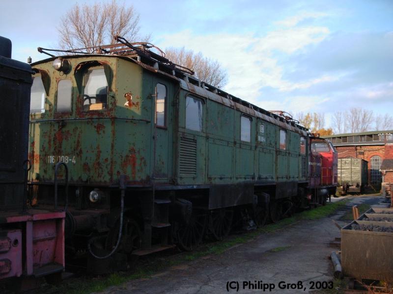 116 008 im Eisenbahnmuseum Darmstadt-Kranichstein, 2.11.2003