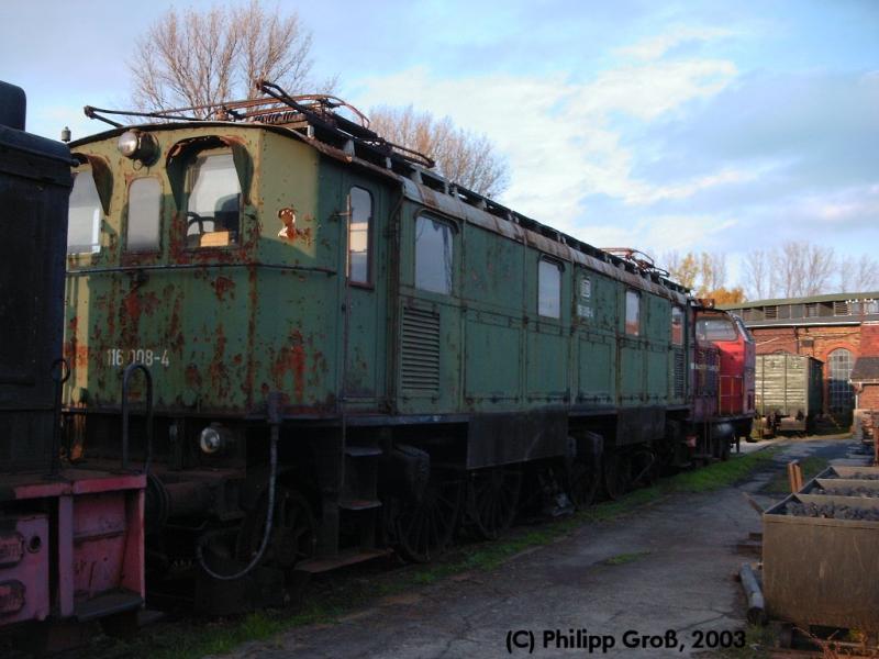 116 008 im Eisenbahnmuseum Darmstadt-Kranichstein, 2.11.2003