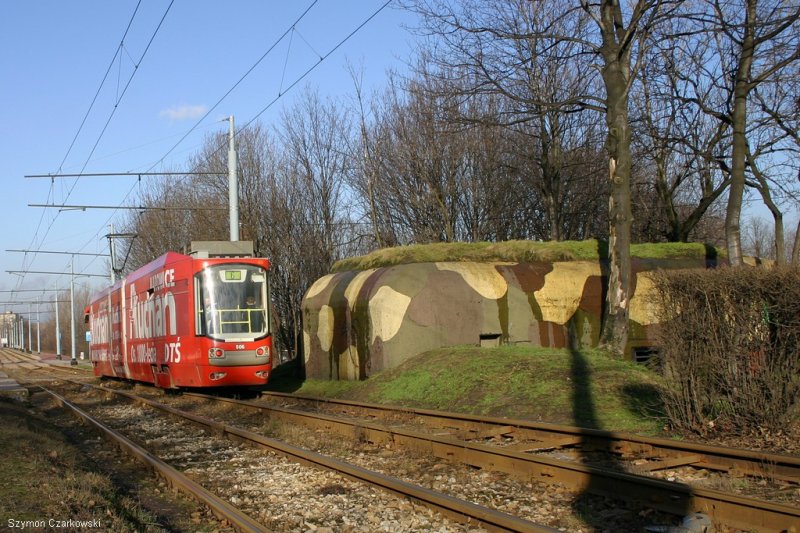 116Nd Wagen 806 Linie 6 und Bunker in Bytom am 21.01.2007