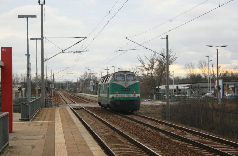 118 002 durchfhrt am 23.12.2008 den Haltepunkt Cottbus-Merzdorf
