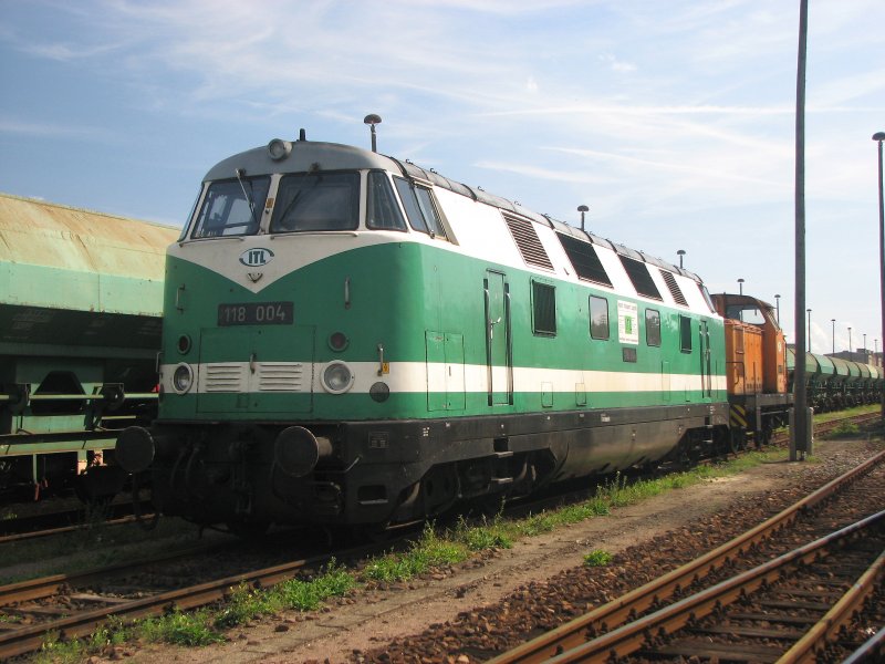 118 004 der ITL macht mal ne Pause im Dresdner-Alberthafen.18.08.07.