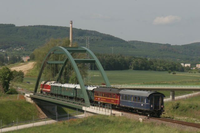 119 158 berquert die Brcke ber die B6n und nhert sich Blankenburg/Harz, 26.05.2007