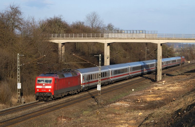 120 106 mit EC 60 bei Hattenhofen (19.03.2008)