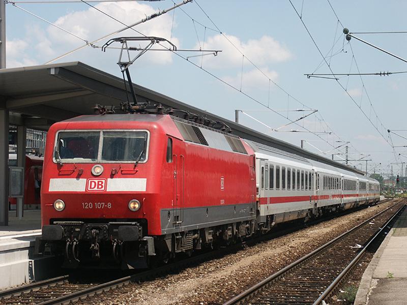 120 107-8 am 13.07.2005 in M�nchen Ost.