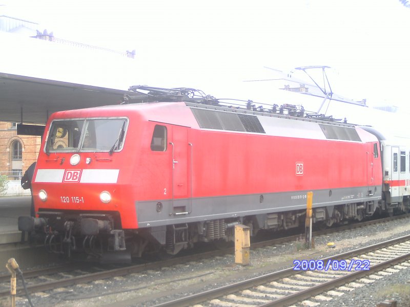 120-115-1 mit einem IC mit zirka 20 Minuten + in Hannover HBF
