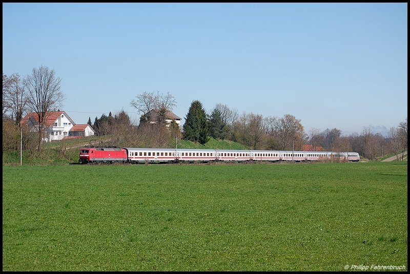 120 115 schiebt am 20.04.08 IC 2065 von Karlsruhe Hbf nach Nrnberg Hbf, aufgenommen bei Rainau-Buch an der Oberen Jagsttalbahn (KBS 786).