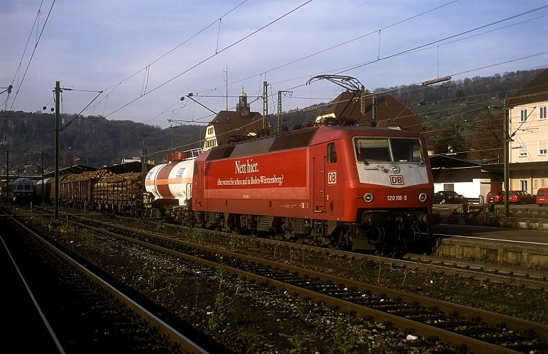 120 118  Plochingen  01.12.00  mit Gterzug