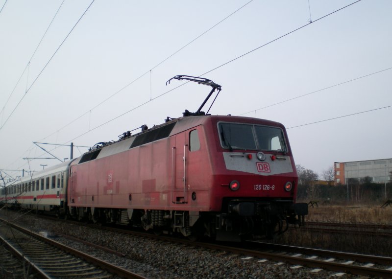 120 126-8 schiebt den IC Berlin Gesundbrunnen - Erfurt Hbf, der wegen einer Streckensperrung auf der KBS 595 nach Erfurt umgeleitet wurde. 30.01.2008
