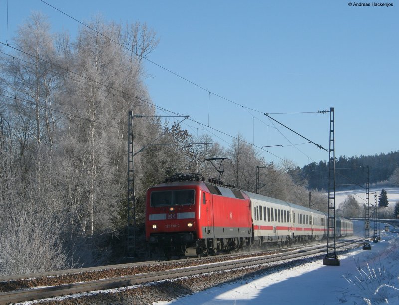 	120 130-0 mit dem IC2370 (Konstanz-Hamburg Altona) am km 70,0 10.01.09