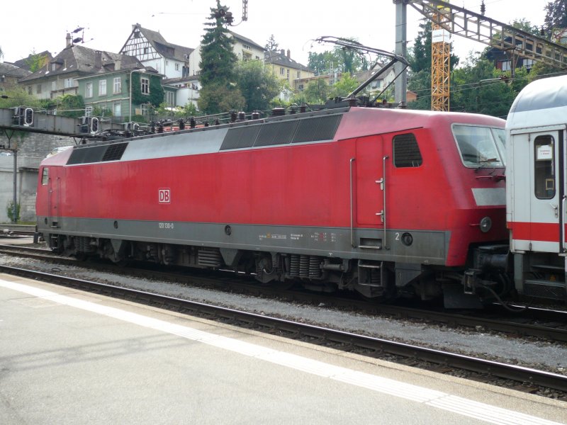120 130-0 steht am 2.8.2007 mit einem Ersatzzug in Schaffhausen