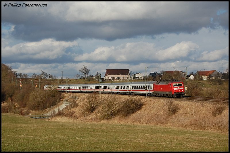 120 130-1 ist am 02.02.08 unterwegs mit IC 2066 von Nrnberg Hbf nach Karlsruhe Hbf, aufgenommen an der Remsbahn (KBS 786) bei Goldshfe.