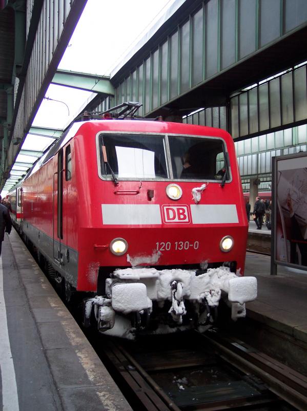120 130 hat am 29.01.2004 einen IC von Nrnberg nach Stuttgart gefhrt. War wohl eine schneetreibende Fahrt.