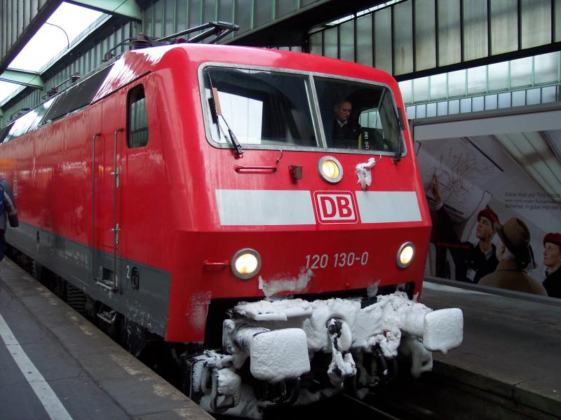 120 130 hat soeben ihren IC von Nrnberg nach Stuttgart Hbf gebracht.