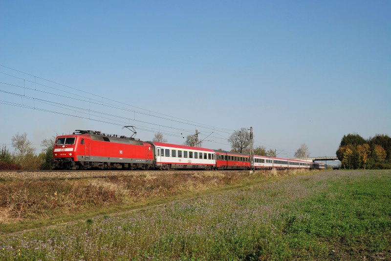 120 131 mit EC 114 bei Hattenhofen (16.10.2007)
