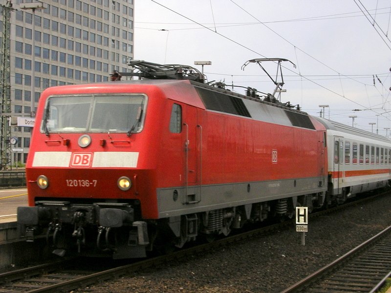 120 136-7 mit IC 1941 nach Berlin S�dkreuz in Dortmund Hbf.(22.06.2008)