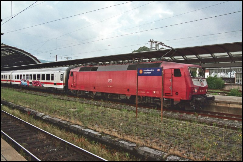 120 142 steht am Zugschluss des InterCity 2229 von Hamburg Altona nach Nrnberg. Aufgenommen ab Abend des 27.05.07 in Hagen.