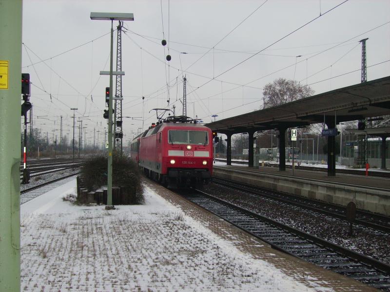 120 144 mit EC am 27.12.05 in Worms .  