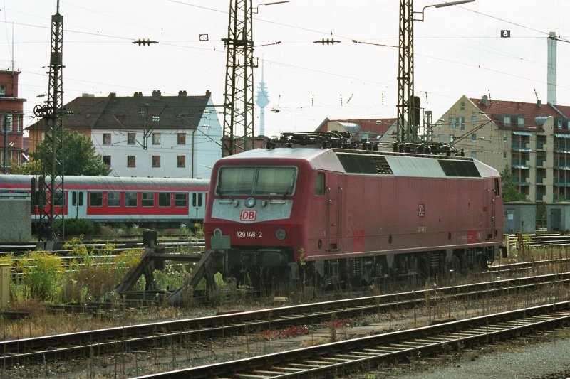 120 148-2 abgestellt und abgeb�gelt im N�rnberger Hbf.
Scan vom Nagativ