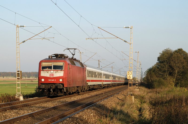 120 148 mit IC 2094 bei Hattenhofen (16.10.2007)