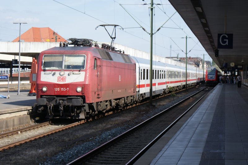 120 153-7 beim verlassen des Hannover Hbf. vom Gleis 11 am 24.05.2009