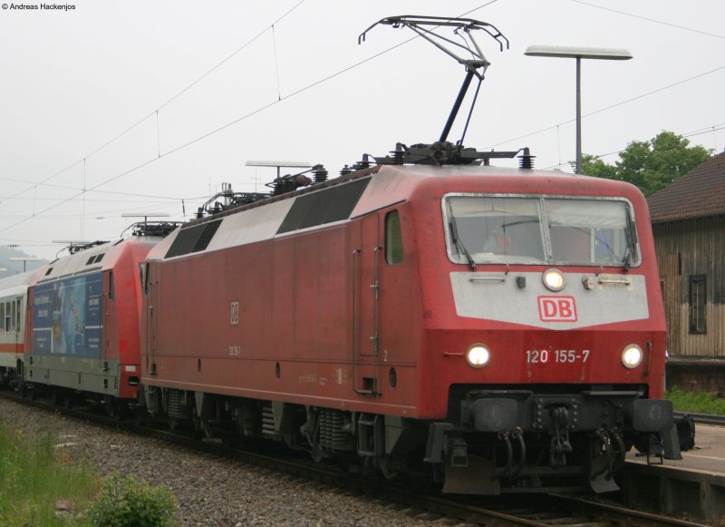 120 155-7 hat 101 003-2  Kuwait Airways  und den IC 2005 (183min+) im Schlepp in St.Georgen(Schwarzw) 6.6.08 101 003 war zwischen Tribegr und St.Georgen liegengeblieben
