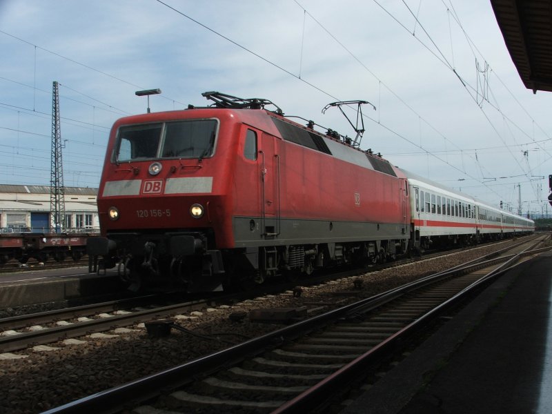 120 156-5 gesehen am 10.05.2009 in Neuwied/BF Richtung Norden.